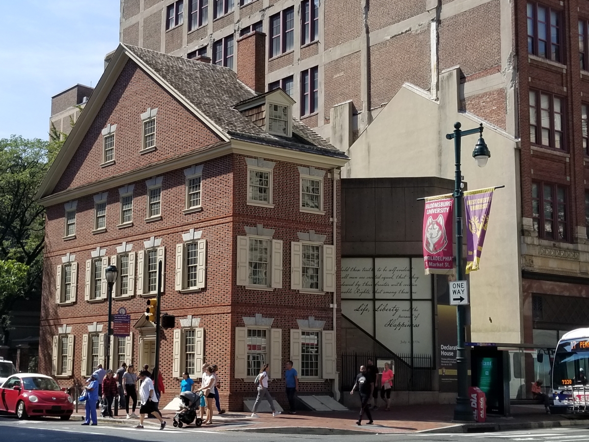 Reconstructed Graff House or Declaration House, where Thomas Jefferson wrote the Declaration of Independence Reconstructed Graff House or Declaration House, where Thomas Jefferson wrote the Declaration of Independence